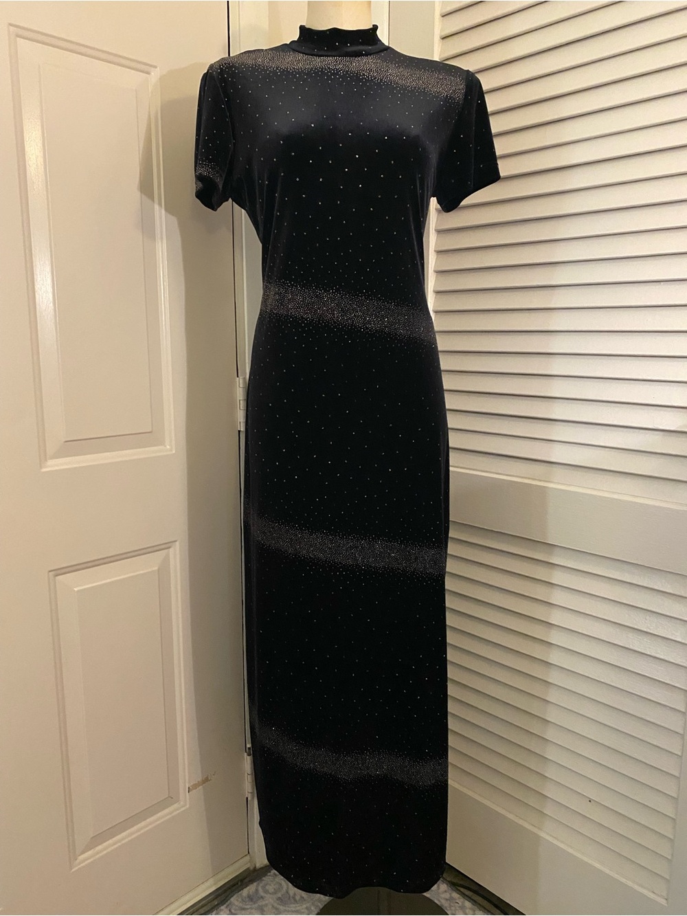 Vintage 90’s/ Y2KJessica Howard” Black Maxi Dress with Subtle Sparkle- Size 12